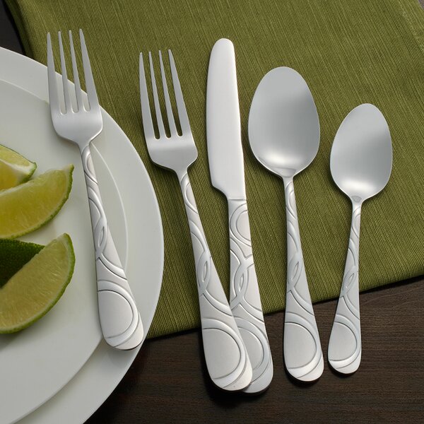 37 PFALTZGRAFF retailer FLAT HANDLE WINTERBERRY FLATWARE-SILVERWARE-STAINLESS-HOLLY BERRY